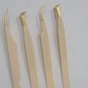 Juego de pinzas de extensión de pestañas de 90 grados de alta precisión profesional punta de fibra de gatito de acero inoxidable diseño de Hello Kitty personalizado - Product Image 4