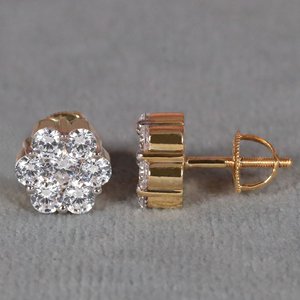 Boucles d'oreilles serties de diamants en or jaune 14 carats Inspirant l'élégance pour la femme moderne - Product Image 3