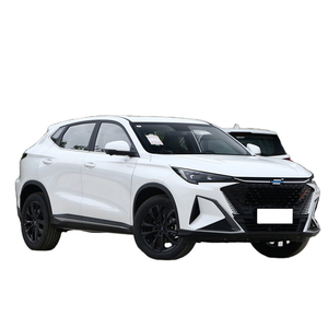 SUV Compact d'Occasion Turbo Sportif Essence Conduite à Gauche 2024 Automatique Sièges en Cuir Toit Ouvrant Panoramique Caractéristiques Modernes Vérifiées - Product Image 1