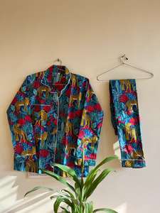 Beau pyjama en coton imprimé tigre bleu pour femmes Costume de nuit à col en V Style sexy respirant et doux - Product Image 2