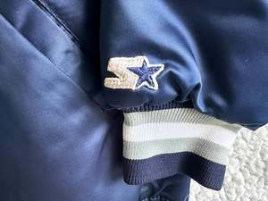 Chaqueta de Béisbol de Satén Personalizada para Hombre 2025, Chaqueta de Equipo, Moda Urbana, Estilo Vintage Retro, Logotipo Personalizado, Chaqueta Bomber Universitaria - Product Image 3