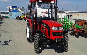 Tractor LOVOL 604 de 4 Ruedas Motrices, Tractores Diésel en Buen Estado para Operaciones Agrícolas y de Jardinería - Product Image 4