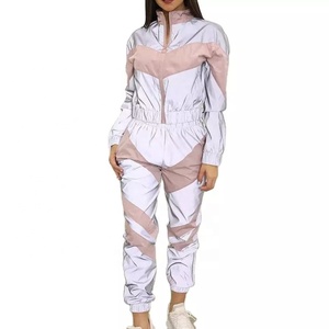 Survêtement réfléchissant deux pièces pour femmes, logo personnalisé, bloc de couleurs, mode sport pour dames, survêtement pour femmes - Product Image 1