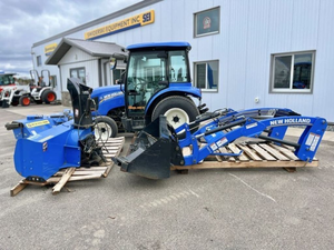 Tracteur utilitaire compact New Hollandds Boomer 37, 37 CV, 4 roues motrices, transmission hydrostatique, chargeur frontal, tracteur agricole diesel - Product Image 2