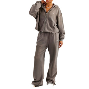 Ensemble de survêtement décontracté pour femme avec sweat à capuche zippé et pantalon de jogging en molleton, coupe ample, tissu doux, pour la production en gros OEM - Product Image 1