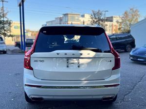รถยนต์มือสอง สีขาวสะอาด ปี 2022 รุ่น Volvo XC90 T6 Inscription 7 ที่นั่ง ขับเคลื่อน 4 ล้อ พร้อมหลังคาซันรูฟแบบพาโนรามา สตาร์ทเครื่องยนต์จากระยะไกล เบาะหนัง ล้อแม็ก - Product Image 4