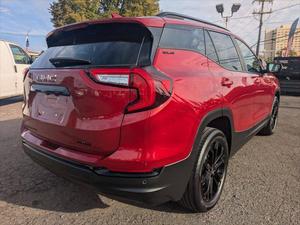 GMC Yukon XL AT4 2023 con Asientos de Cuero, Techo Panorámico y Transmisión Automática - Product Image 3