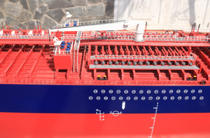 HAFNIA TOURMALINE Maquette de bateau en bois Endurance Décor nautique Cadeau pour la maison Boîte en cèdre peinte à la main Vietnam - Product Image 3