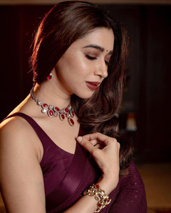 Bollywood Designer Heavy Georgette Sequence Fancy Work Saree Último diseño indio para chicas de fiesta Hecho de tela exclusiva suave - Product Image 1