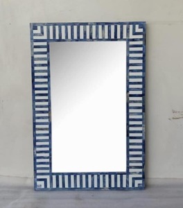 Espejo con Incrustaciones de Hueso Blanco y Negro, Arte de Pared Contemporáneo Hecho a Mano - Product Image 3