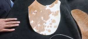 ชุดเครื่องนอนและอุปกรณ์เสริมเข็มขัดงานฝีมือขนหนังวัวสีแทนเป็นมิตรกับสิ่งแวดล้อม - Product Image 2