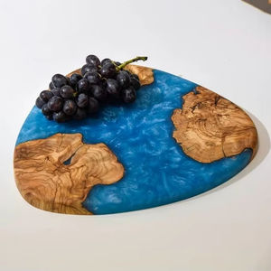 Tabla de cortar para pizza de resina de madera de acacia de forma redonda ecológica y tabla de cortar con asa para plato de pizza - Product Image 1