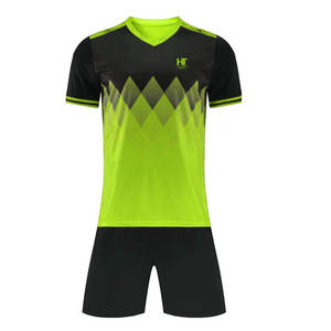 Uniforme de football 100% polyester, vêtements d'équipe, couleur personnalisée, haute qualité, respirant, léger, écologique, col rond, manches courtes - Product Image 1