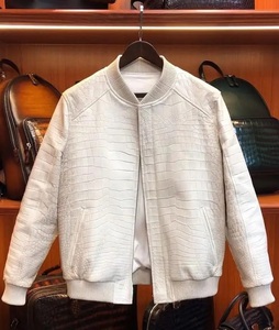 Vêtement de moto unisexe réversible imperméable en cuir véritable embossé serpent, coupe ajustée, automne-hiver, vente en gros DYNEGO APPARELS - Product Image 4