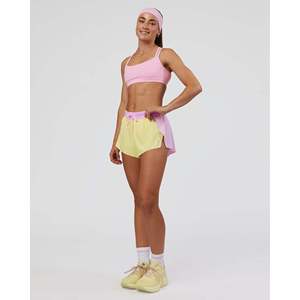 Pantalones Cortos Deportivos Accelerate 3 de Cintura Media, Transpirables, Color Marshmallow-Lemon - Product Image 3
