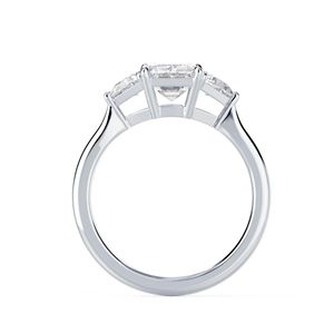Bague à trois pierres en moissanite taille émeraude et taille trillion - Product Image 5