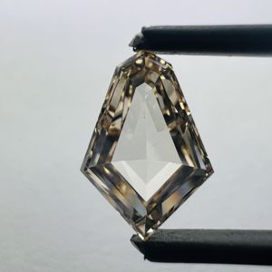 Diamante CVD Naranja Tallado en Cometa de Alta Claridad, VS2, Piedra Suelta Creada en Laboratorio, Adecuada para Joyeros que Producen Anillos de Compromiso y Colgantes - Product Image 1