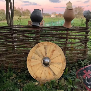 Escudo Vikingo CH, Escudo Medieval Personalizado, Artesanía Calvin - Product Image 1