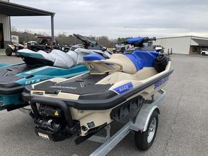 Nueva Moto Acuática Sea-Doo Wake Pro 230 2024 con 226-300HP, 3 Asientos y Construcción de Fibra de Vidrio - Product Image 3