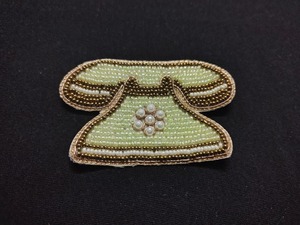 Broches brodées de perles de graines vintage personnalisées D Design, broches élégantes en perles pour mariage et enfants par glowin fashion - Product Image 6
