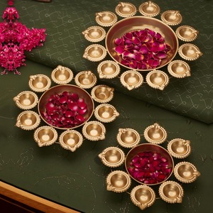 Laiton finition Urli Diya support décoratif Pooja lampe à huile traditionnel indien Festival bougeoir maison Temple Mandir décor - Product Image 4