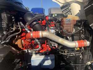 พร้อมใช้งาน รถบรรทุกหัวลากมือสอง ปี 2023 ยี่ห้อ International LT Sleeper หลังคาสูง 450 แรงม้า เกียร์อัตโนมัติ 12 สปีด พร้อมส่งออก - Product Image 5