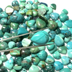 Natural tibetano turquesa cabujón verde de alta calidad de piedras preciosas IGI certificado lote al por mayor con tamaños de 10mm-35mm - Product Image 4