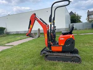 Miniexcavadora Kubota U10-3 de 1 Tonelada, Microexcavadora de Orugas Compacta para Jardinería y Paisajismo - Product Image 4