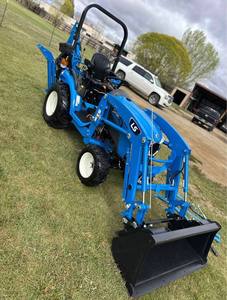 Tracteur agricole compact d'occasion LS MT225S 4x4 70 CV, haute productivité, avec rétrocaveuse à transmission par engrenages, pour usage en usine et en jardin - Product Image 3