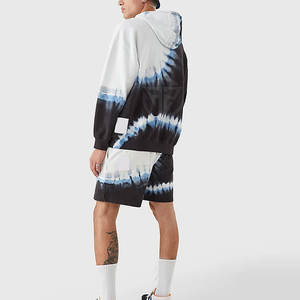 Ensemble sweat-shirt et short décontracté pour homme en tissu léger et écologique, design confortable et look élégant - Product Image 4