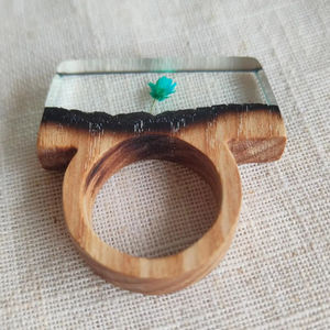 Porte-serviettes en bois et résine fabriqué à la main pour le cadre de table rustique fêtes de mariage hôtel salle à manger élégant Fusion Look - Product Image 1