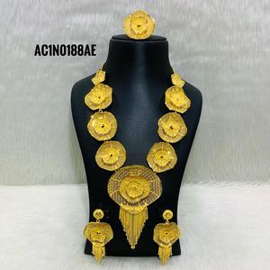 Design en ligne Ensemble de colliers longs en plaqué or Modèles de numéros floraux religieux en laiton vintage Boîte plaquée argent Mariages Fêtes - Product Image 1