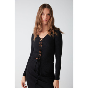 ETHIQUET Agneska เสื้อครอปแขนยาวคอวีผ้าถักเนื้อยืดสำหรับผู้หญิง - Product Image 2
