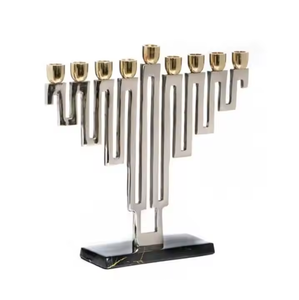 Décoration de maison de mariage écologique en métal faite à la main Éclairage de Noël Hanukah 9 branches Décoration de bougeoir Menorah de haute qualité - Product Image 1