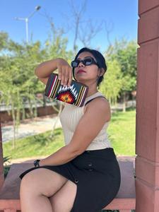 Nouvel arrivage de pochette à main en cuir usiné aztèque occidental pour femmes porte-monnaie à outillage multicolore portefeuille multi-usages en cuir matelassé aztèque unique - Product Image 5