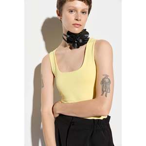 Top Elástico con Cuello Cuadrado y Tirantes Anchos 01009 - Product Image 4