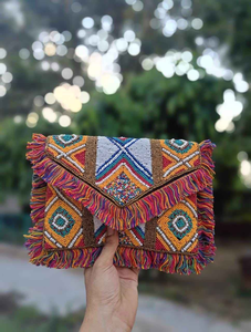 Bolso de noche con cuentas tejido a mano con cuentas de semillas que detallan el bolso bordado con cuentas con Unique by glowin fashion - Product Image 4