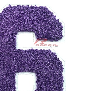 12. Écusson brodé en chenille personnalisé Écussons en fer à lettres pour vêtements Écussons brodé en chenille à la mode au design personnalisé - Product Image 6