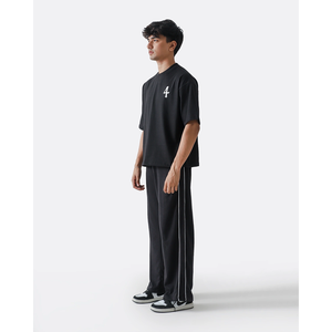 เสื้อยืดโอเวอร์ไซส์ลายอนิเมะสำหรับผู้ชาย เนื้อผ้าเจอร์ซีย์ระบายอากาศได้ดี 220 GSM ผ้าฝ้าย รับผลิตแบรนด์ส่วนตัว แบบ OEM ขายส่ง - Product Image 4