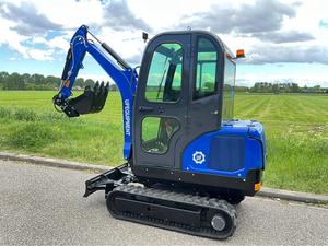 Livraison Gratuite UF NM25 Mini-Excavatrice Diesel sur Chenilles de 2,5 Tonnes avec Chenilles Hydrauliques Élargies, Bras Articulé et Système de Changement Rapide à 3 Godets - Product Image 4