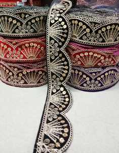 Cordones de trabajo de hilo bordado con diseño de hoja hechos a medida con opciones multicolores en bordado de lentejuelas en 1,5 pulgadas de ancho - Product Image 5