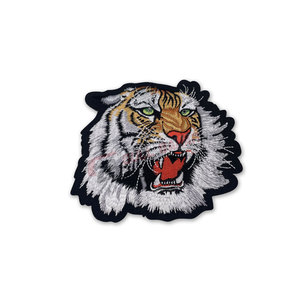 Écussons de broderie de mode personnalisés de haute qualité en gros Badges en tissu sergé pour chapeau - Product Image 1