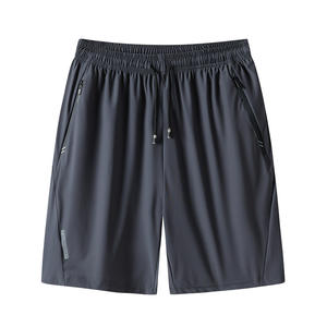 กางเกงขาสั้นผ้าไอซ์ซิลค์ทรงหลวมของผู้ชายกางเกงขาสั้นด้านนอกบางทรงหลวมดีไซน์พิมพ์ลายปักโลโก้ออกแบบได้ตามต้องการ - Product Image 3