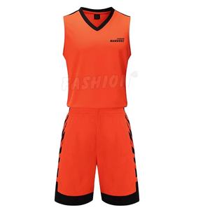 Conjunto de Uniforme de Baloncesto para Equipos Adultos - Transpirable, Tallas Grandes, 100% Poliéster, Parte Delantera Corta, Colores Personalizados, para Torneos Escolares - Product Image 1