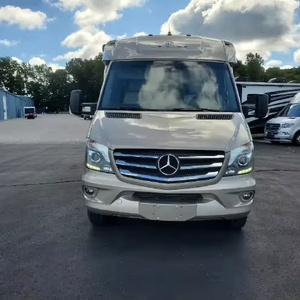 Autocaravana L-e-i-s-u-r-e T-r-a-v-e-l Serenity 24CB usada del 2017, lista para vender - Product Image 1