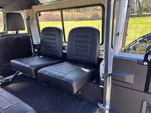 2024 Véhicule d'occasion Global Market Defen -99ders 90 Version européenne Break Diesel Automatique Toit ouvrant panoramique Sièges en cuir Conduite à gauche R17 - Product Image 4