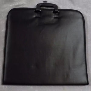 Encuentra icono similar Alta calidad OEM Personalizable Cuero Masónico Delantal Regalia Caso Hecho a mano Costura Calidad superior Ronpex - Product Image 2