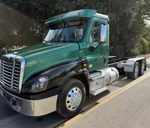 MEILLEURE VENTE 2021 - Camion Freightliner Cascadia 125 à double essieu, boîte manuelle 10 vitesses, cabine et châssis d'occasion, PRÊT À EXPÉDIER - Product Image 1