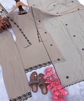 Ensemble Kurti Sharara Dupatta Tendance en Coton Tissé Moderne, le Plus Populaire, pour Tenue de Bureau, avec Haut Brodé Sophistiqué et Design Dernier Cri