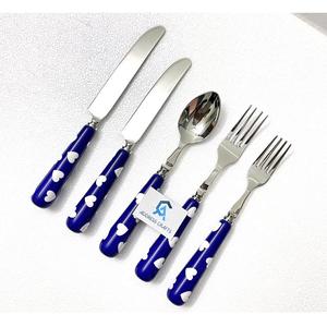 Ensemble de couverts créatifs faits à la main en résine pour table à manger maison hôtel restaurant utilisation argenterie vaisselle 5 pièces couverts en or - Product Image 1